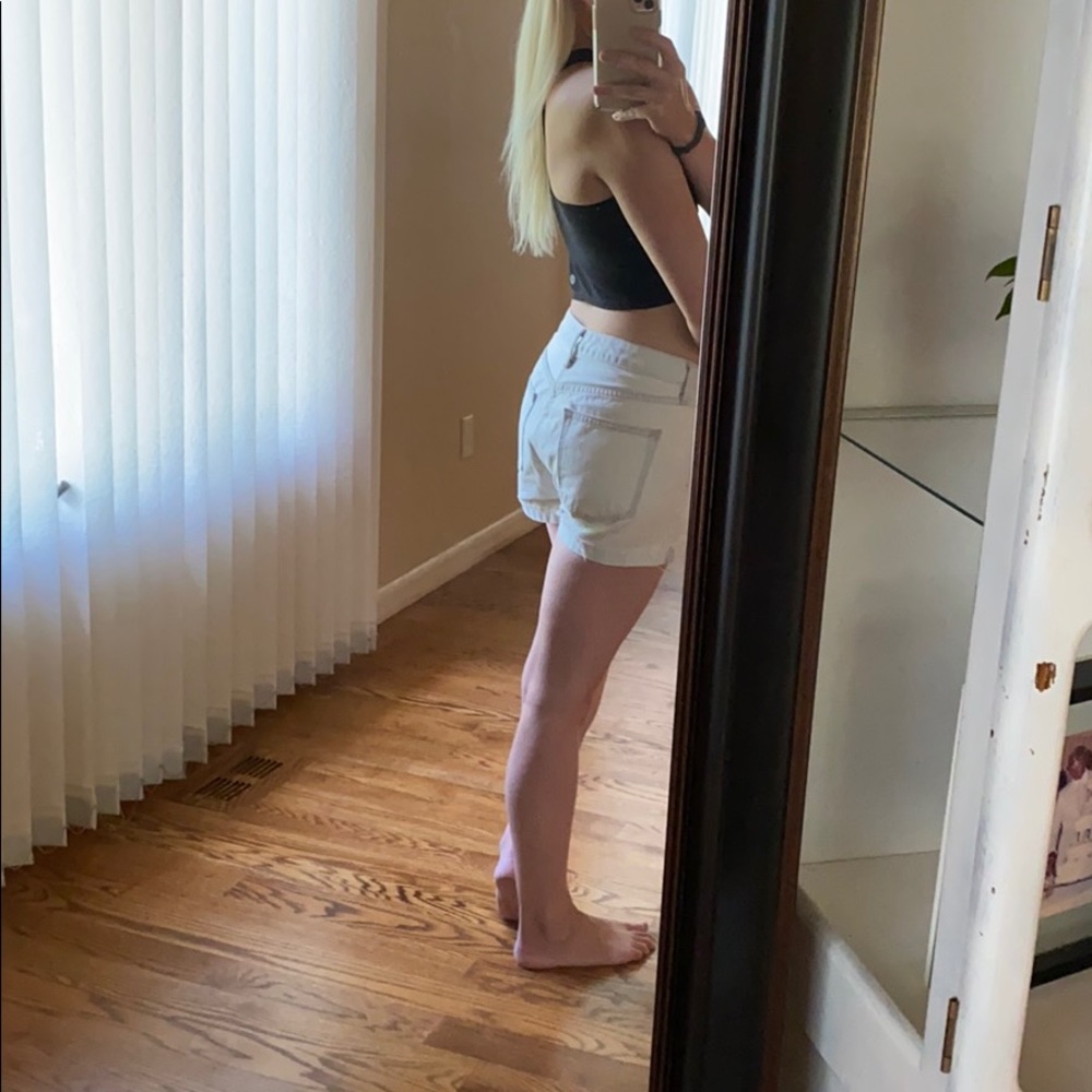 White wash gap shorts
